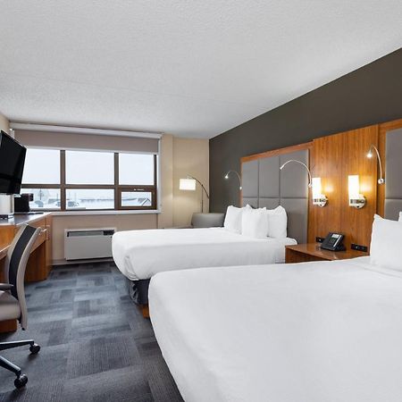 Ramada By Wyndham Northern Grand Hotel & Conference Centre Fort St. John Eksteriør billede