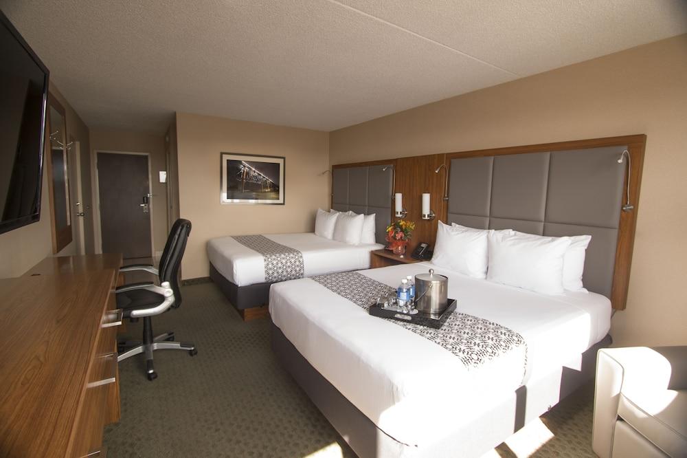 Ramada By Wyndham Northern Grand Hotel & Conference Centre Fort St. John Eksteriør billede