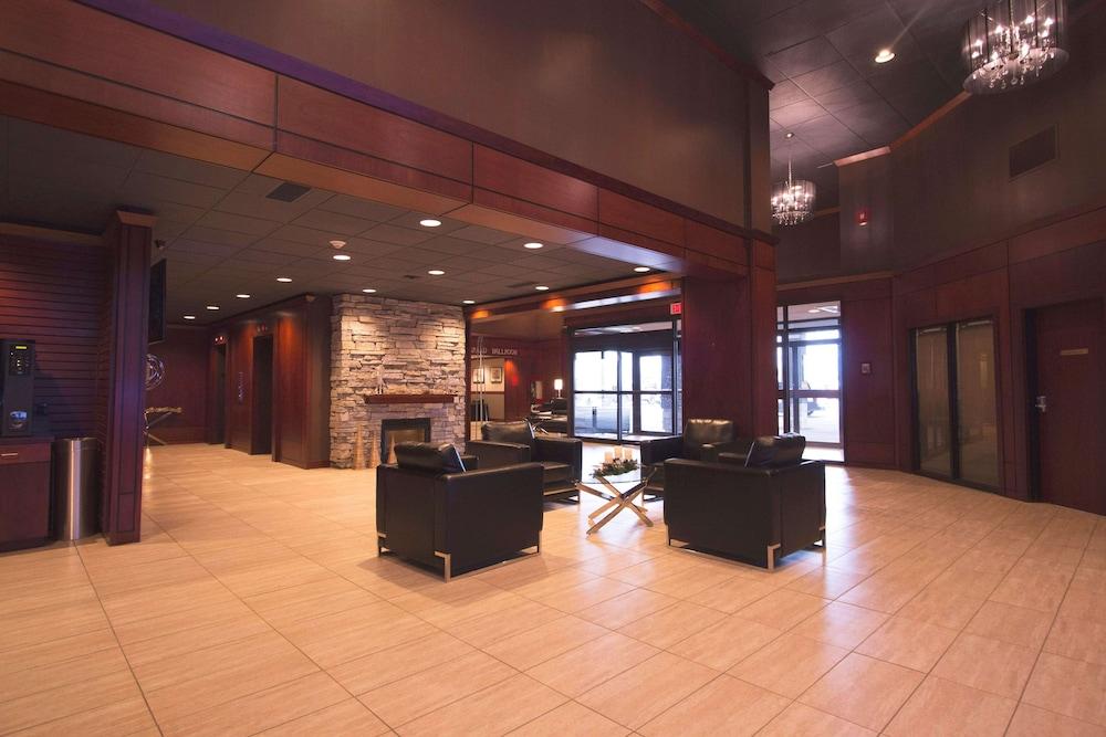 Ramada By Wyndham Northern Grand Hotel & Conference Centre Fort St. John Eksteriør billede